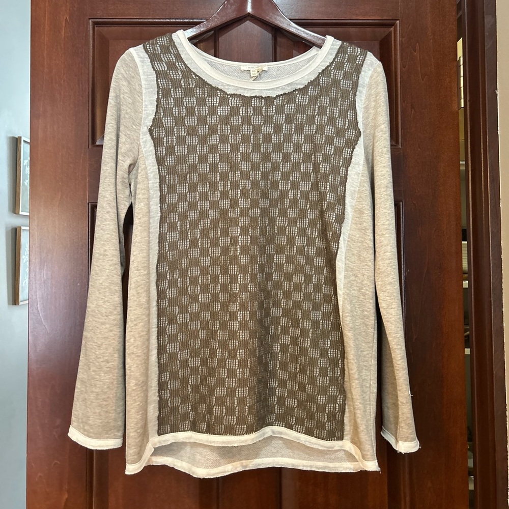 NWT Mystree Crochet Lace Front Boho Top Medium Taupe Long Sleeve